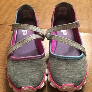 Skechers tennis shoes